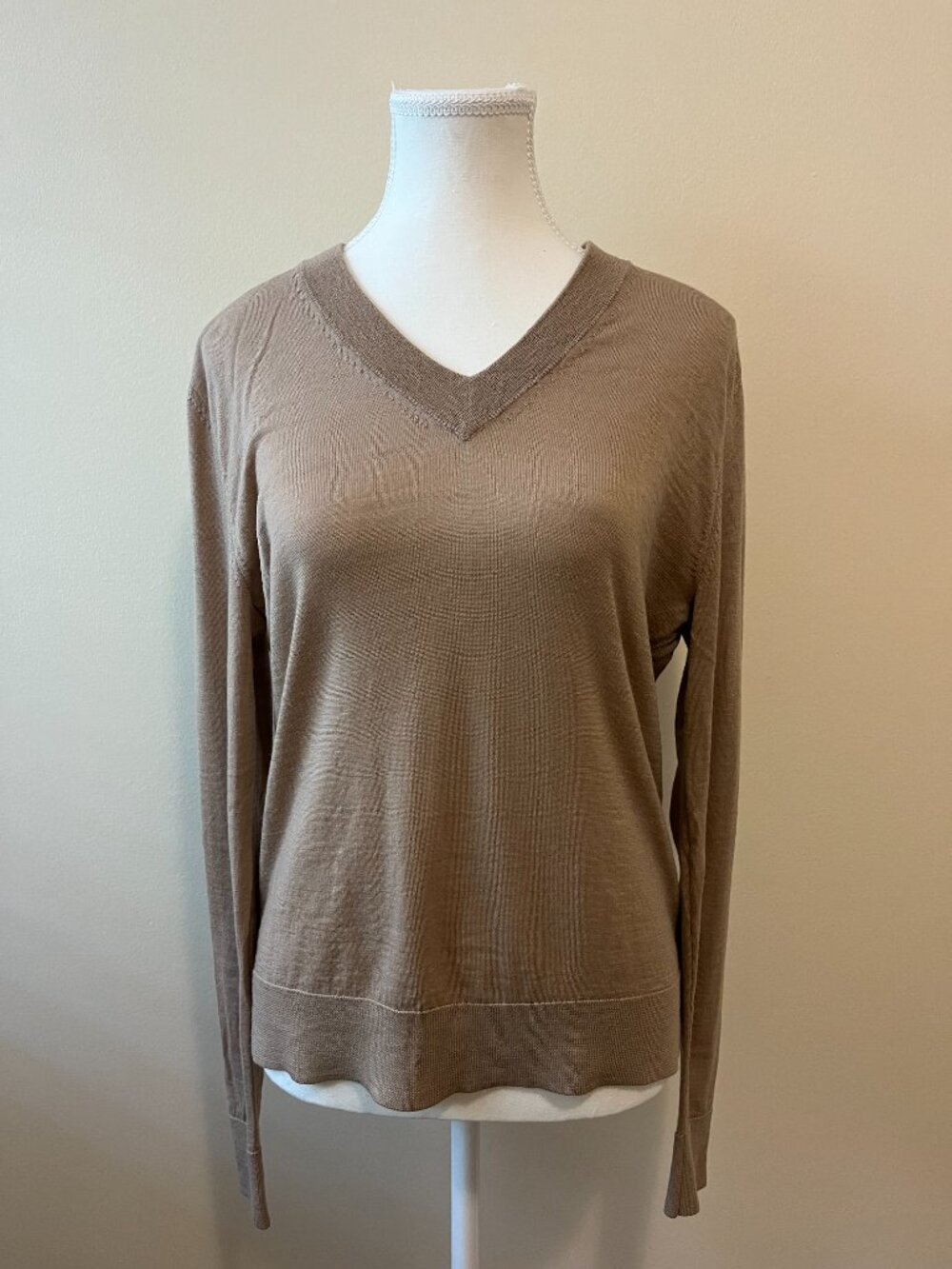 ICEBREAKER 100% Wool V Neck Sweater - S - Beige Tan Taupe Classic Capsule